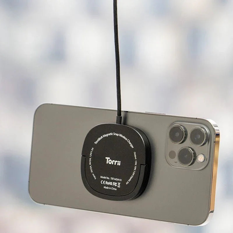 Torrii Bolt Magnetic Snap 15W Wireless Charger - Black - Tashqila Torrii Bolt Magnetic Snap 15W Wireless Charger - Black - Tashqila